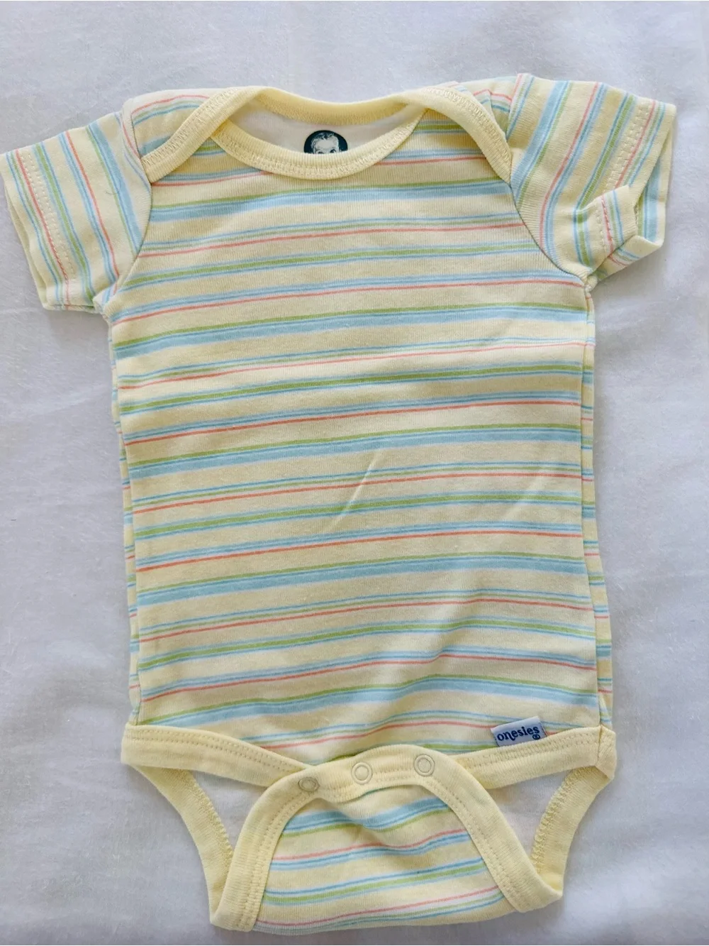 Bundle of 4 Gerber Cotton Onesies (6-9 mos)